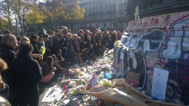 Paris'in teröre karşı dayanışması
