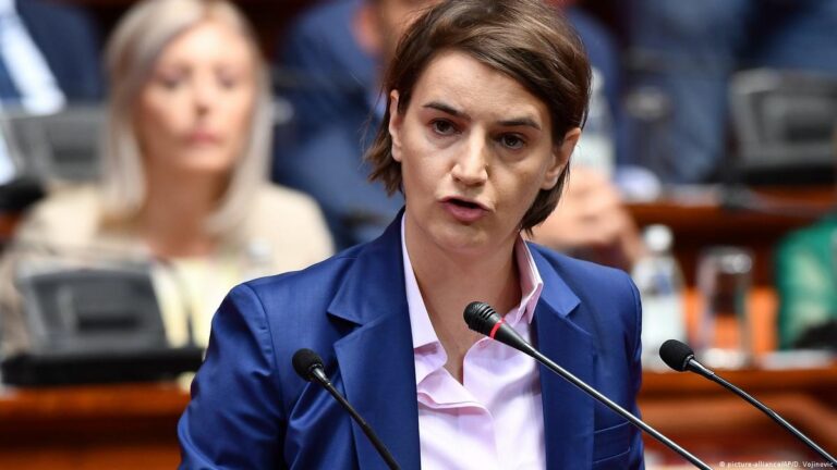 Ana Brnabiç muhafazakâr Sırbistan’ın ilk eşcinsel başbakanı oldu