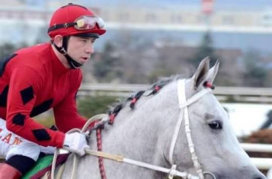 Genç jokey Ediz Arslan hayatını kaybetti