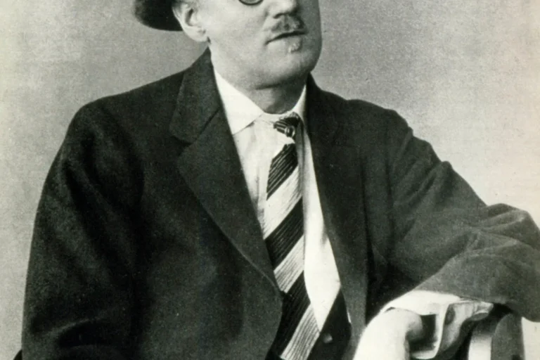 james joyce kimdir