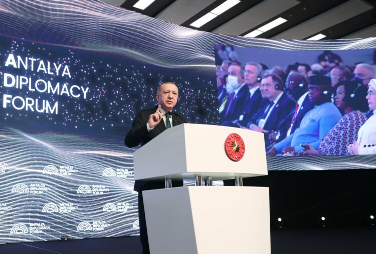 Erdoğan'dan Batı'ya Kırım hatırlatması