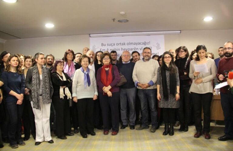 Barış Akademisyenleri'ne borcumuzu
