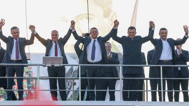 Özel ve İmamoğlu Sultangazi'de