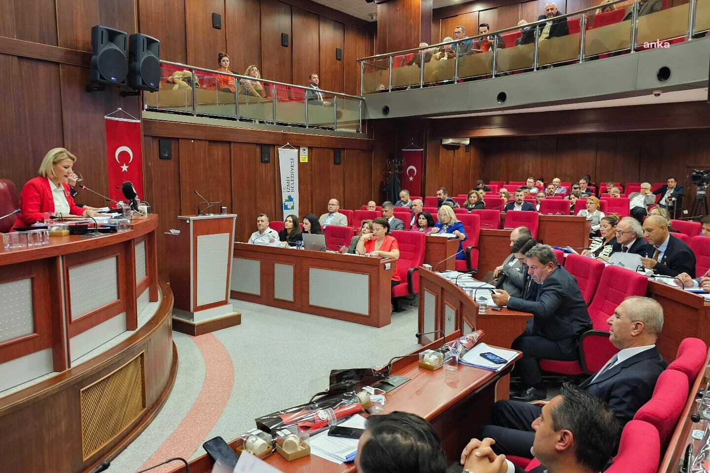İzmit Belediye Meclisi’nde Dengeler Değişti: 17 Üye Yeni Parti’ye Geçti