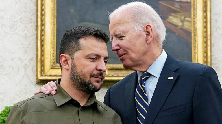 ABD Başkanı Joe Biden ve Ukrayna Devlet Başkanı Volodimir Zelenskiy.
