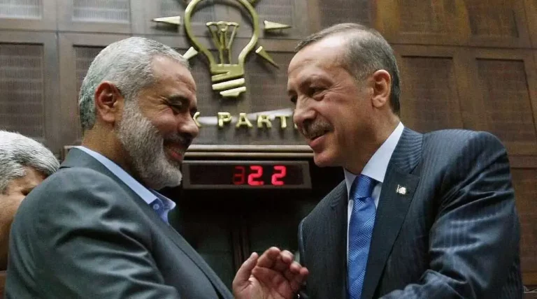 Haniye ve Erdoğan AKP grup toplantısında.