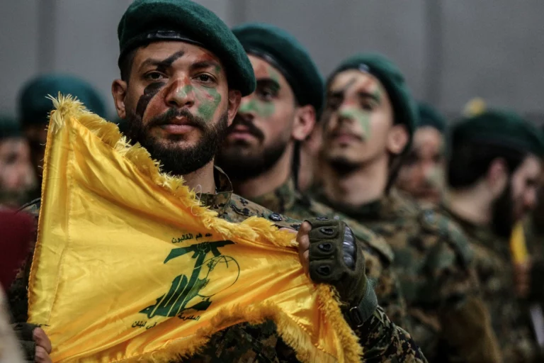 İran Hizbullah'ı destekliyor