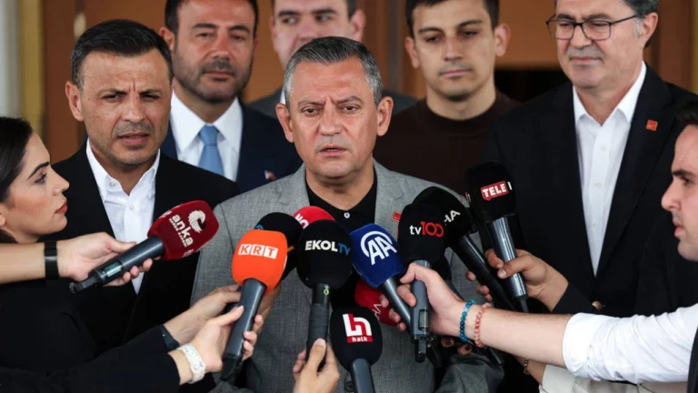 "İmamoğlu'na kumpas, piyon Soylu" - Özgür Özel ahmak davasına ilişkin sert konuştu