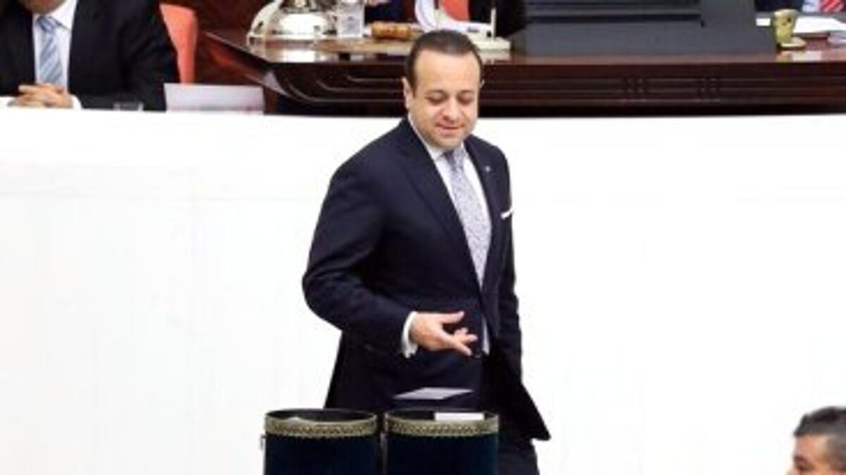 Egemen Bağış'ın oylamadaki görüntüsü