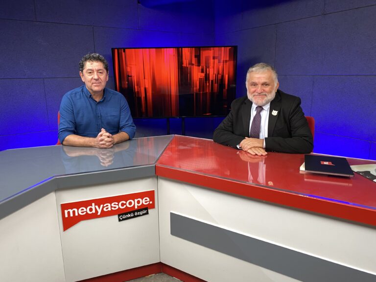 Soyunma Odası | Ümit Metin Yıldız ve Ruşen Çakır