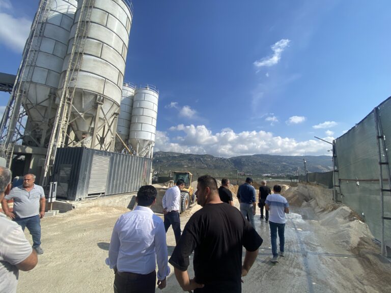  Ruhsatsız beton santrali mesken alanın içinde yer alıyor