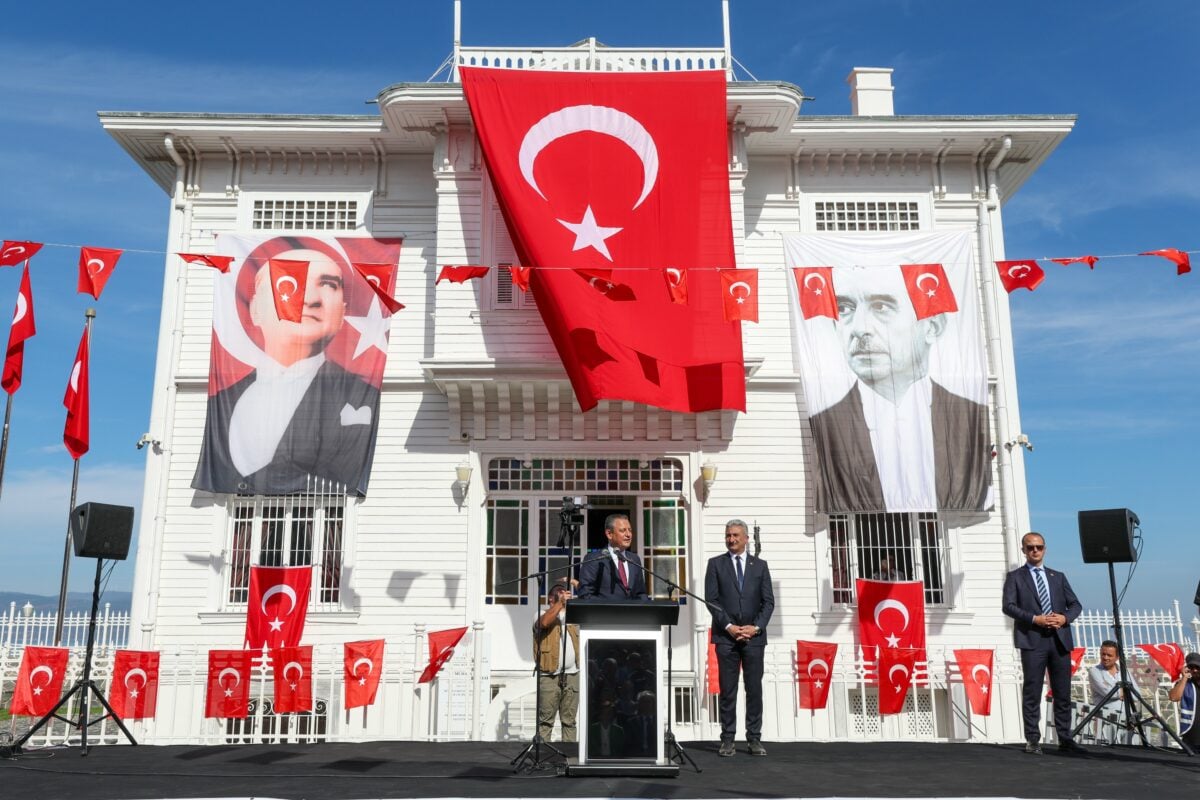 Özgür Özel Mudanya'da konuştu