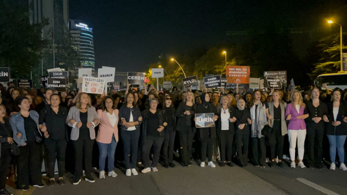 CHP Kadın Kolları Başkanlığı tarafından 11 Ekim Dünya Kız Çocukları Günü kapsamında düzenlenen yürüyüş engellendi