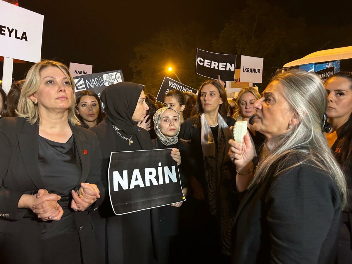 CHP Kadın Kolları Başkanlığı tarafından 11 Ekim Dünya Kız Çocukları Günü kapsamında düzenlenen yürüyüş engellendi
