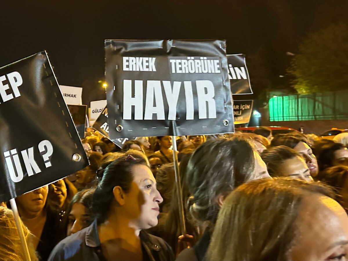 CHP Kadın Kolları Başkanlığı tarafından 11 Ekim Dünya Kız Çocukları Günü kapsamında düzenlenen yürüyüş engellendi
