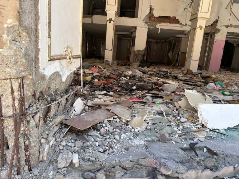 Adıyaman’da yüzlerce ağır hasarlı bina yıkılmayı bekliyor