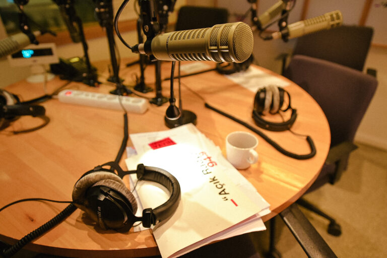 Açık Radyo: RTÜK, karasal yayın lisansını iptal etti