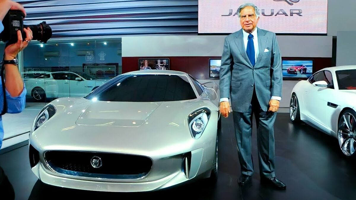 Tata Motors, Ratan Tata döneminde Jaguar'ı satın aldı