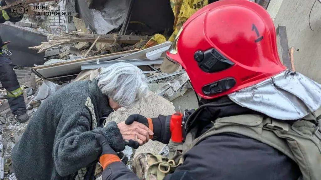 Zaporijya kentindeki saldırılarda çok sayıda ev yıkıldı