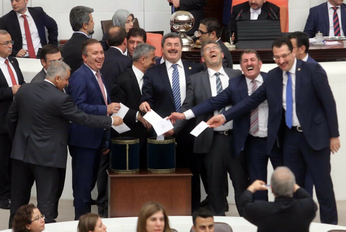 Yüce Divan oylaması