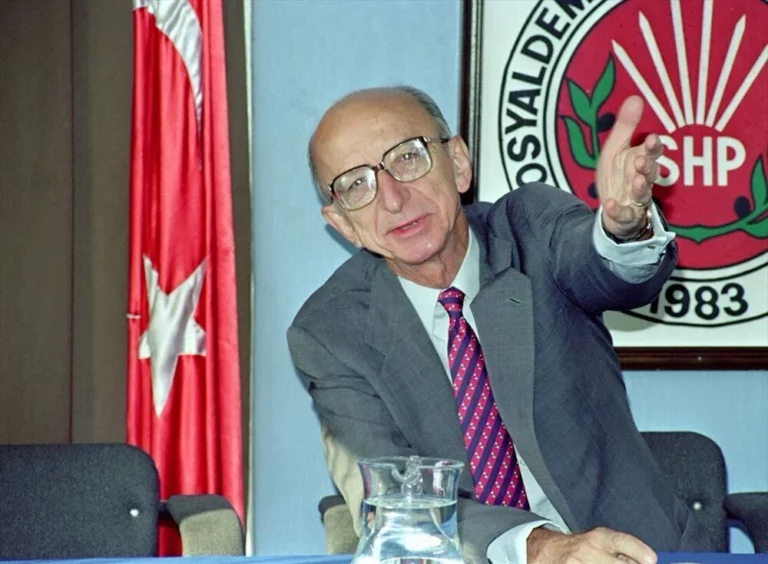 Erdal İnönü