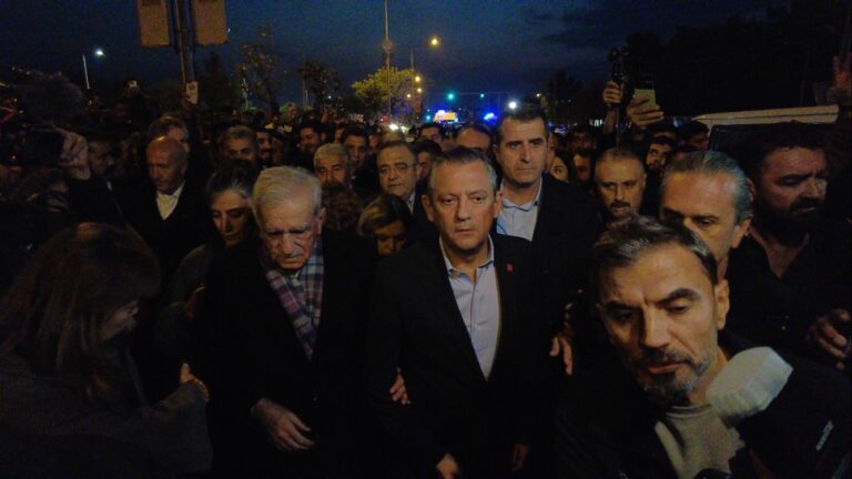 Özgür Özel'den Ahmet Türk'e ziyaret