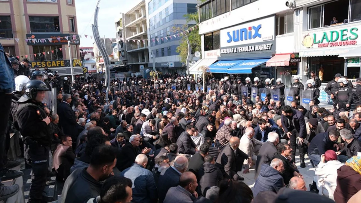 Van'da kayyum protestosu