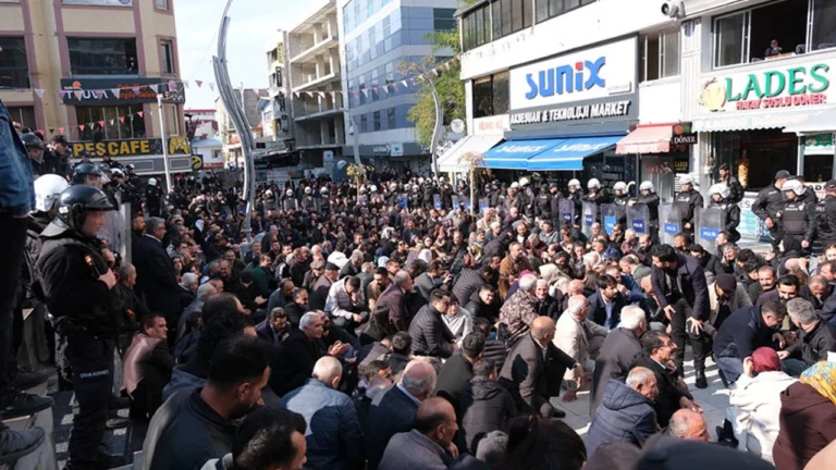 Van'da kayyum protestosu