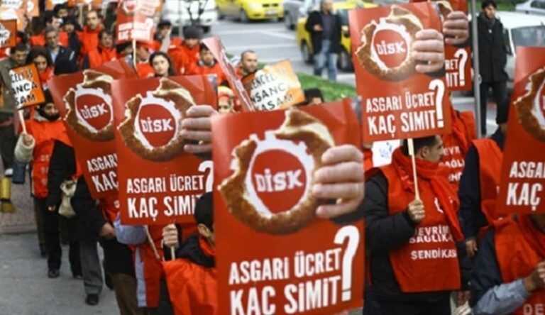 2025 yılı için belirlenecek asgari ücret zammı merak ediliyor. Medyascope, ne kadar zam beklenildiğini yazdı