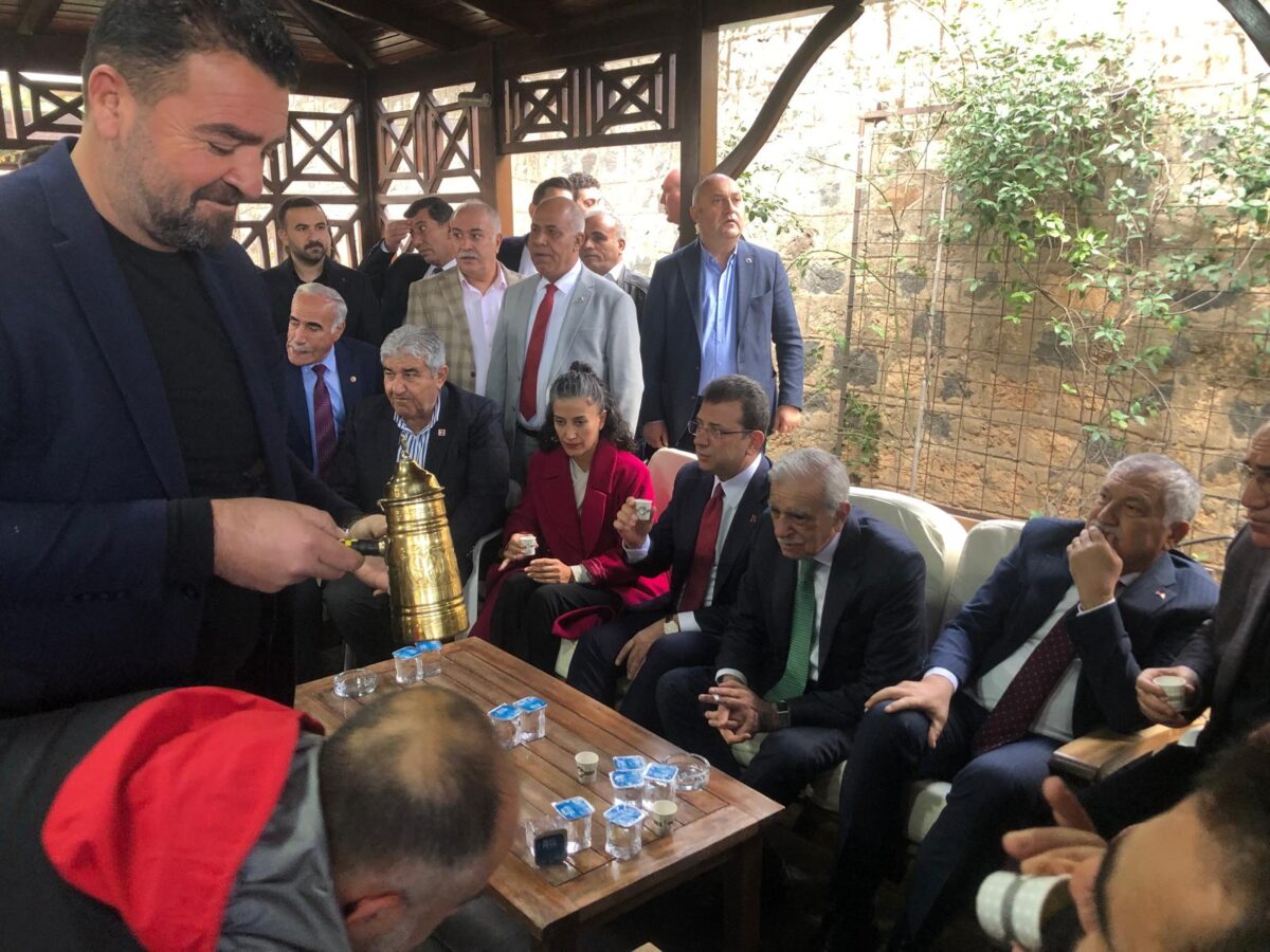 Ekrem İmamoğlu’ndan Ahmet Türk’e destek ziyareti
