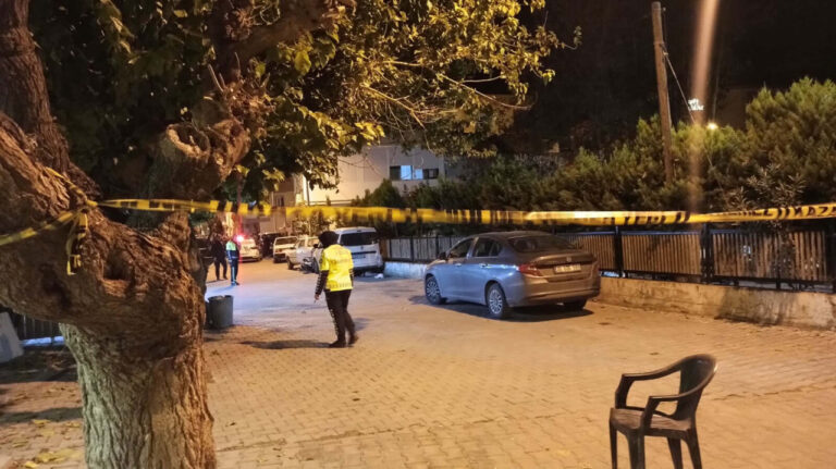 İzmir'de polis ekibine silahlı saldırı