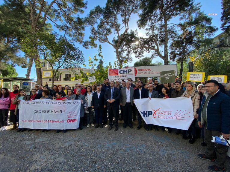 Bornova'da ÇEDES nöbeti: "Öğretmenler sokakta, imamlar okulda"