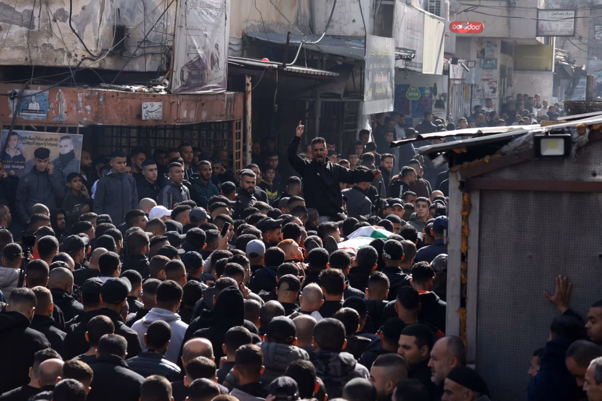 Cihatçılar Humus'a ilerliyor: Humus'ta halka seslenen bir cihatçı