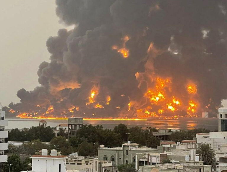 İsrail'den Yemen'e hava harekâtı.