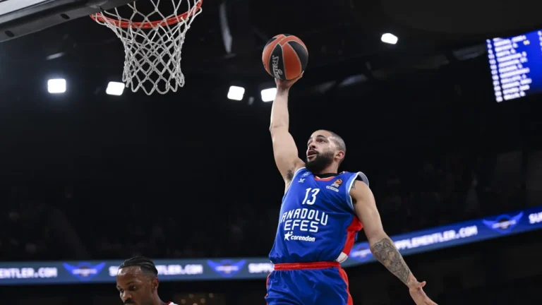 Anadolu Efes Monaco