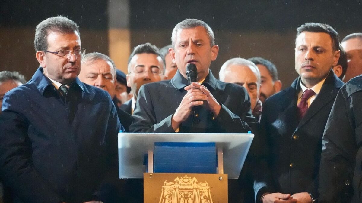 Mümtaz'er Türköne yazdı: Evdeki hesap, çarşıdaki turp