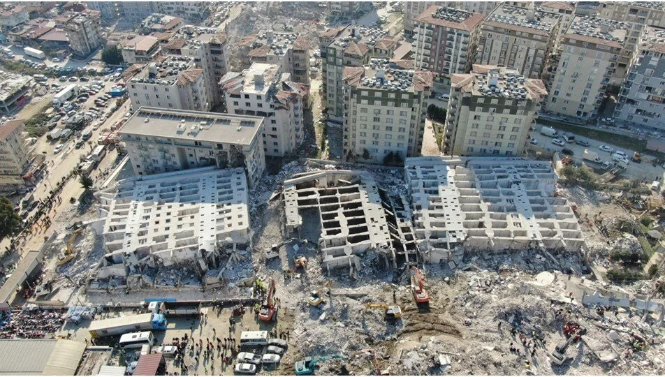 Müteahhitlere peş peşe tahliye kararı verildi