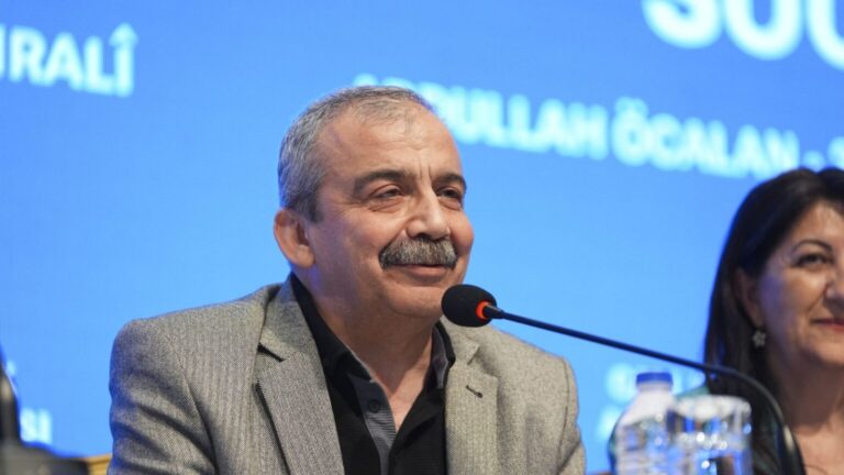 Sırrı Süreyya Önder hastaneye Aydın Selcen: "Sırrı Süreyya Önder'in cümlesinin içinde dünyalar var"