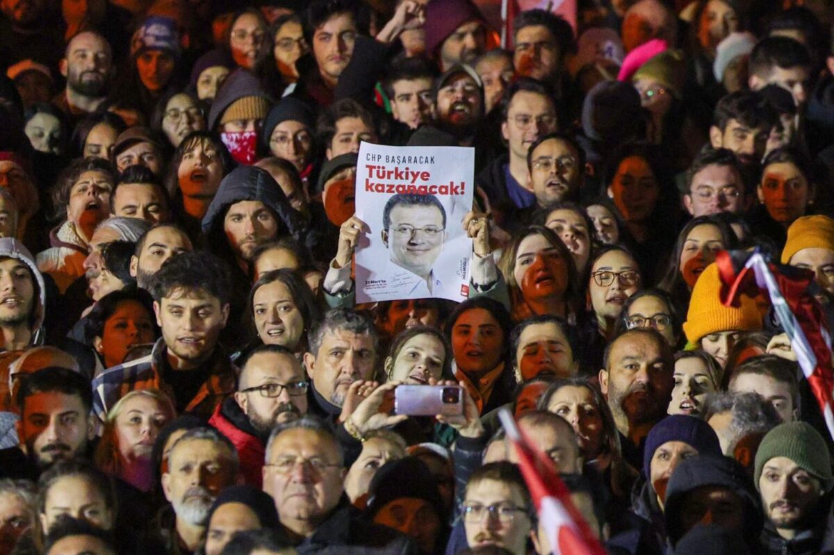 Saraçhane'de "hükümet istifa" sloganları yükseldi