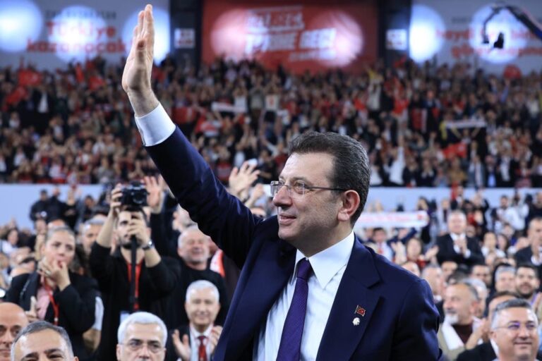 İmamoğlu kampanyasını başlattı: "Senin dönemin bitti Erdoğan"