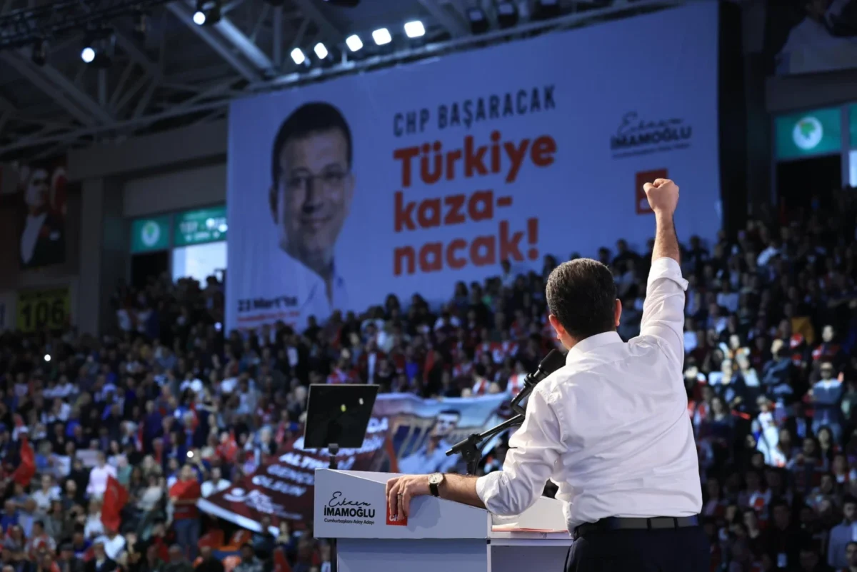 İstanbul gündeminde en çok konuşulan konu İmamoğlu hakkında açılan soruşturmalar