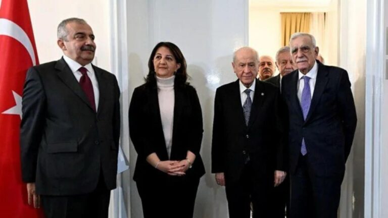 Devlet Bahçeli çözüm sürecini, MHP'yi ve devleti kurtarmaya çalışıyor | Ruşen Çakır yorumladı