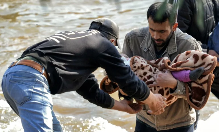 Lazkiye ve Tartus’taki saldırılarda en az bin 383 sivil öldürüldü
