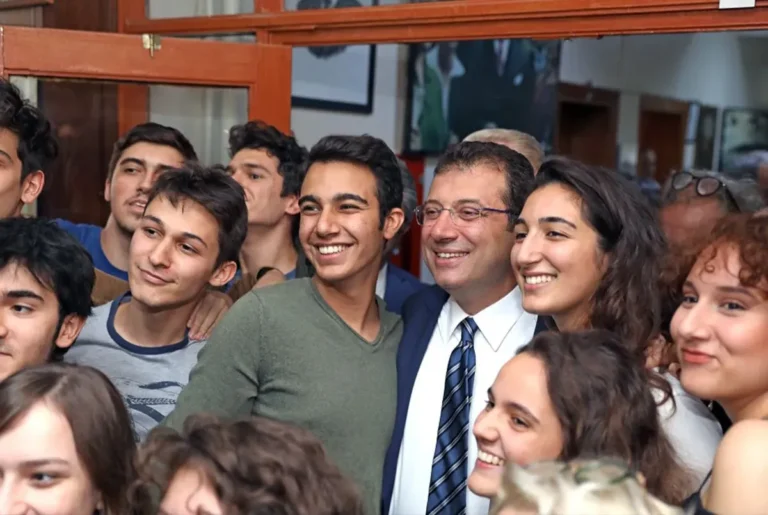 İmamoğlu gençlere seslendi