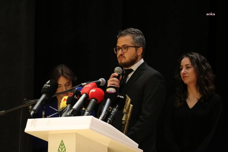 Mehmet Oflaz hakkında "gizliliğin ihlali" suçundan dava açıldı