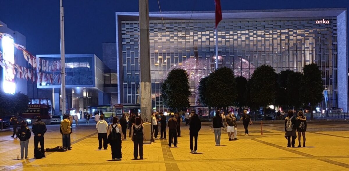 Duran Adam eyleminde gözaltına alınan 19 genç hakkında dava