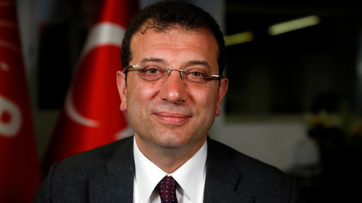 Turkey Mayor's lawyer, prominent journalist among latest arrests_3