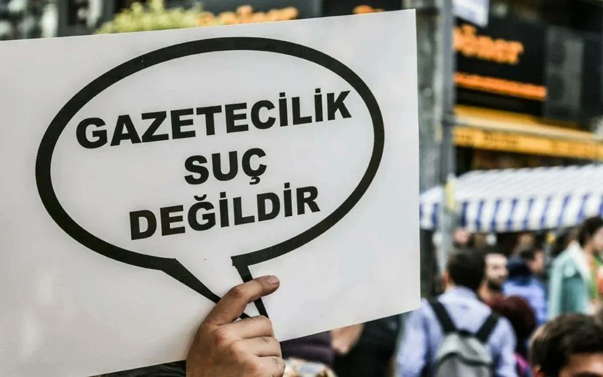 Gazeteciler Semra Pelek ve Dicle Baştürk gözaltına alındı