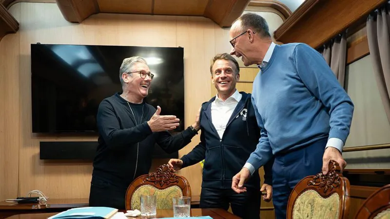 İngiltere Başbakanı Keir Starmer, Fransa Cumhurbaşkanı Emmanuel Macron ve Almanya Başbakanı Friedrich Merz, Ukrayna'da.
