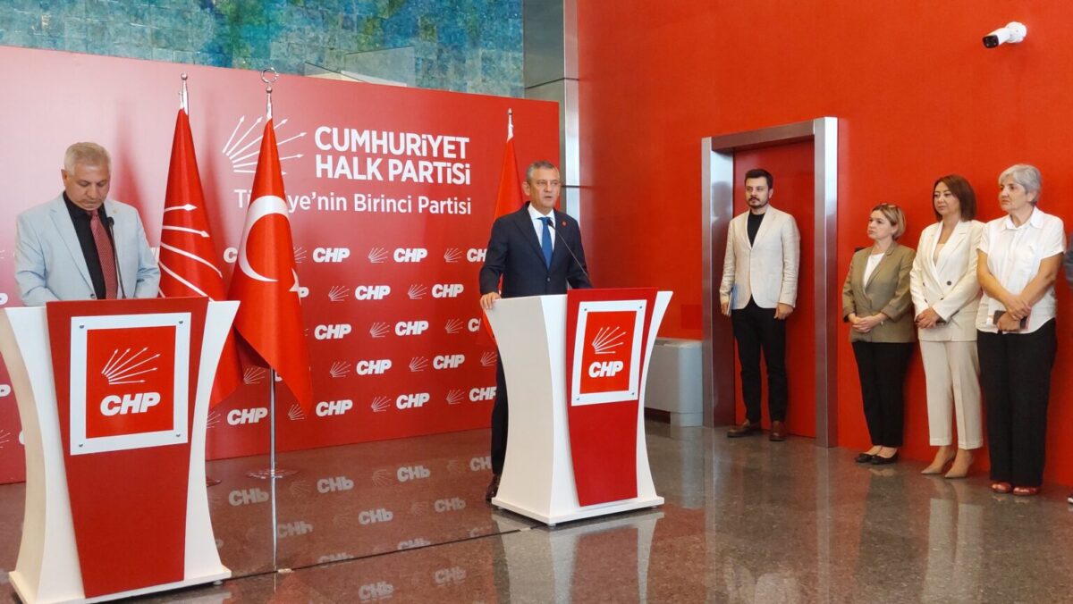Özel'den Manavgat Belediyesi'ne operasyon düzenlenmesine tepki